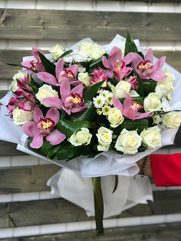 Букет цветов из: Розы и Хризантемы в Черском
