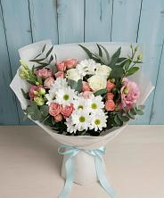 Букет цветов из:  Розы, Лизиантусы и Хризантемы в Черском