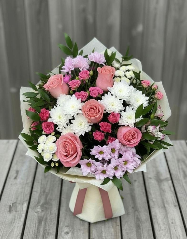 Букет цветов из: Альстромерии, Гвоздики, Розы и Хризантемы в Черском