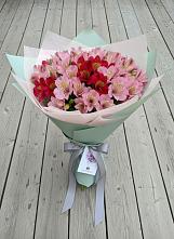 Букет цветов из:  Альстромерии #REPLACE_PRED# Черском