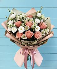 Букет цветов из:  Розы, Альстромерии и Лизиантусы #REPLACE_PRED# Черском