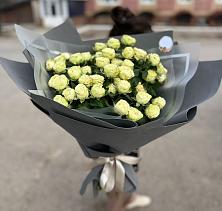 Букет Белые кустовые розы Солинеро в Черском