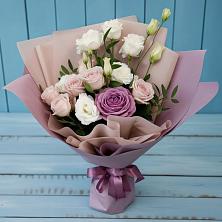 Букет цветов из:  Розы и Лизиантусы в Черском