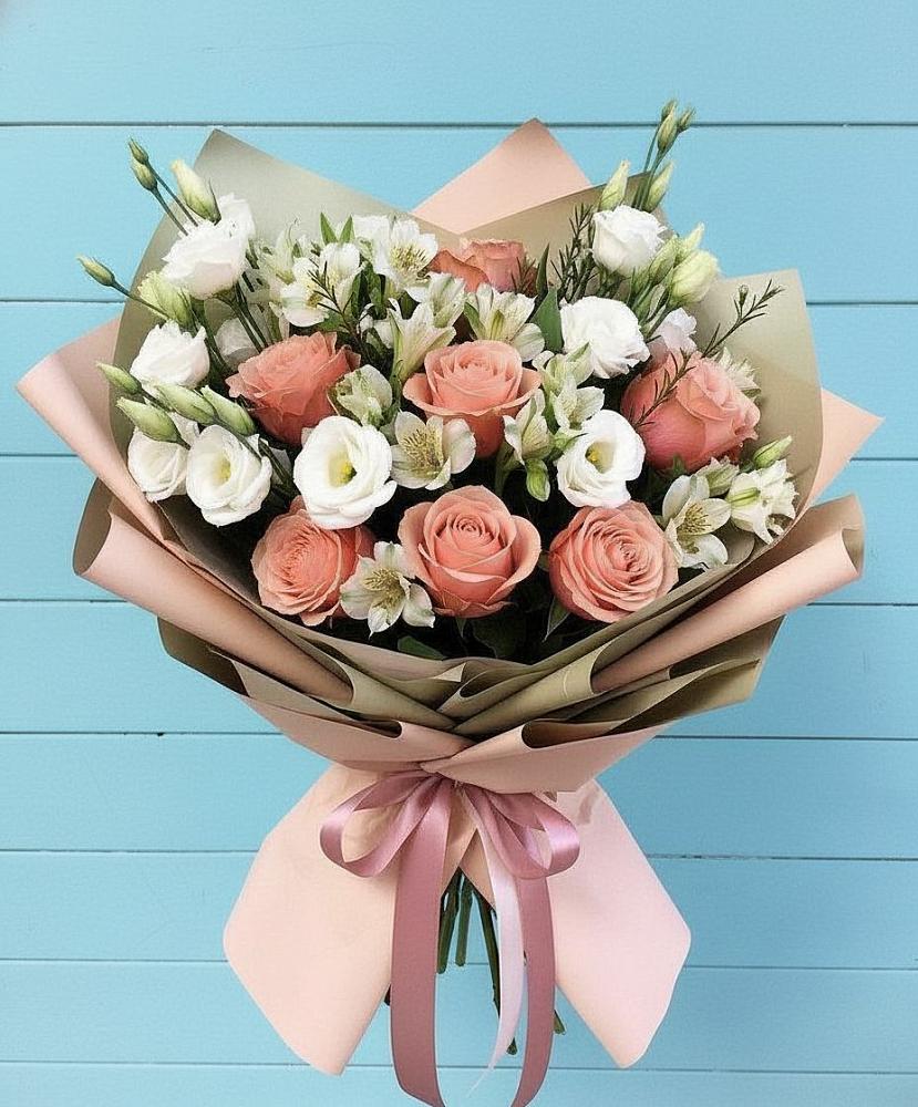 Букет цветов из: Розы, Альстромерии и Лизиантусы в Черском