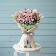 Букет цветов из:  Орхидеи и Розы в Черском