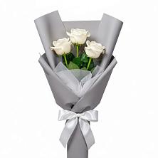 Букет 3 белые розы в Черском