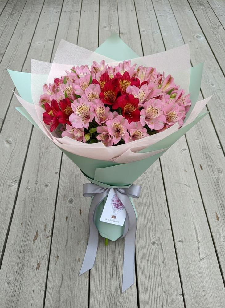 Букет цветов из: Альстромерии в Черском
