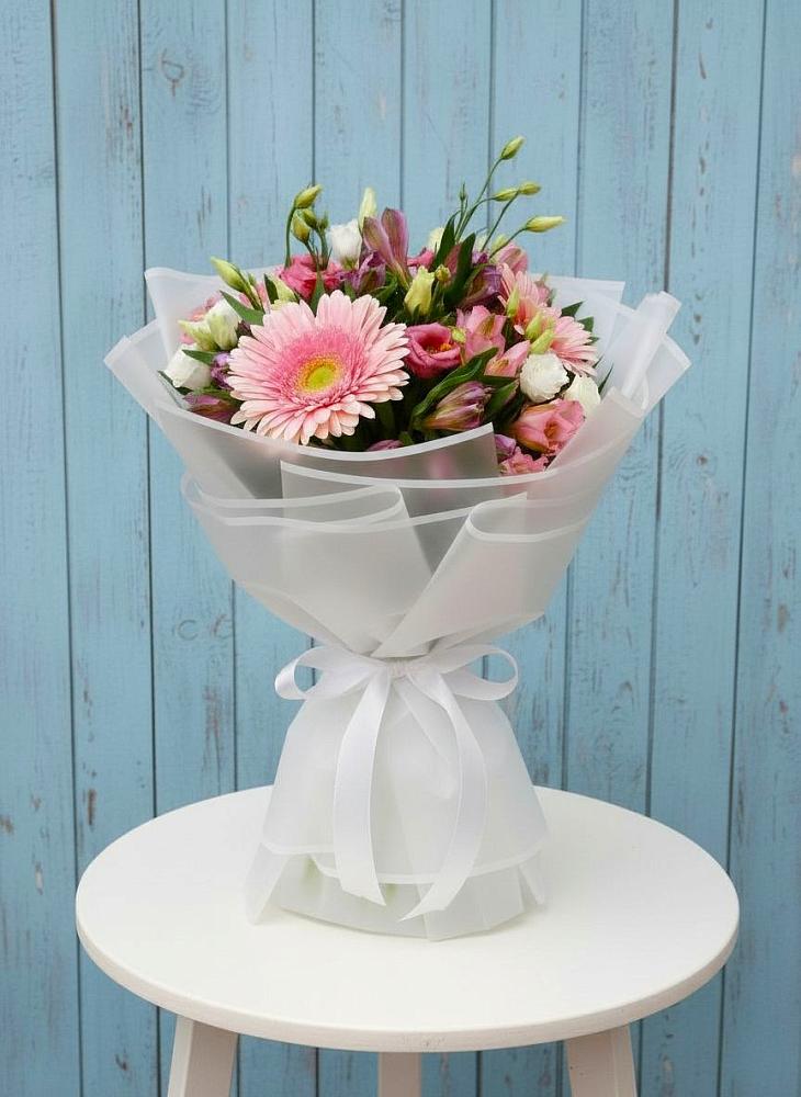 Букет цветов из: Герберы, Альстромерии и Лизиантусы в Черском