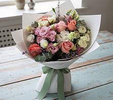 Букет цветов из:  Розы, Лизиантусы и Гвоздики #REPLACE_PRED# Черском