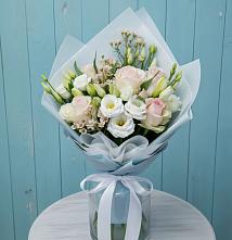 Букет цветов из:  Розы и Лизиантусы в Черском