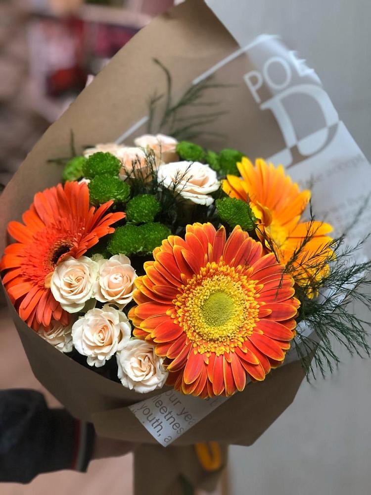 Букет цветов из: Герберы, Хризантемы и Розы в Черском