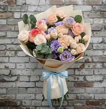 Букет цветов из:  Розы, Лизиантусы и Гвоздики в Черском