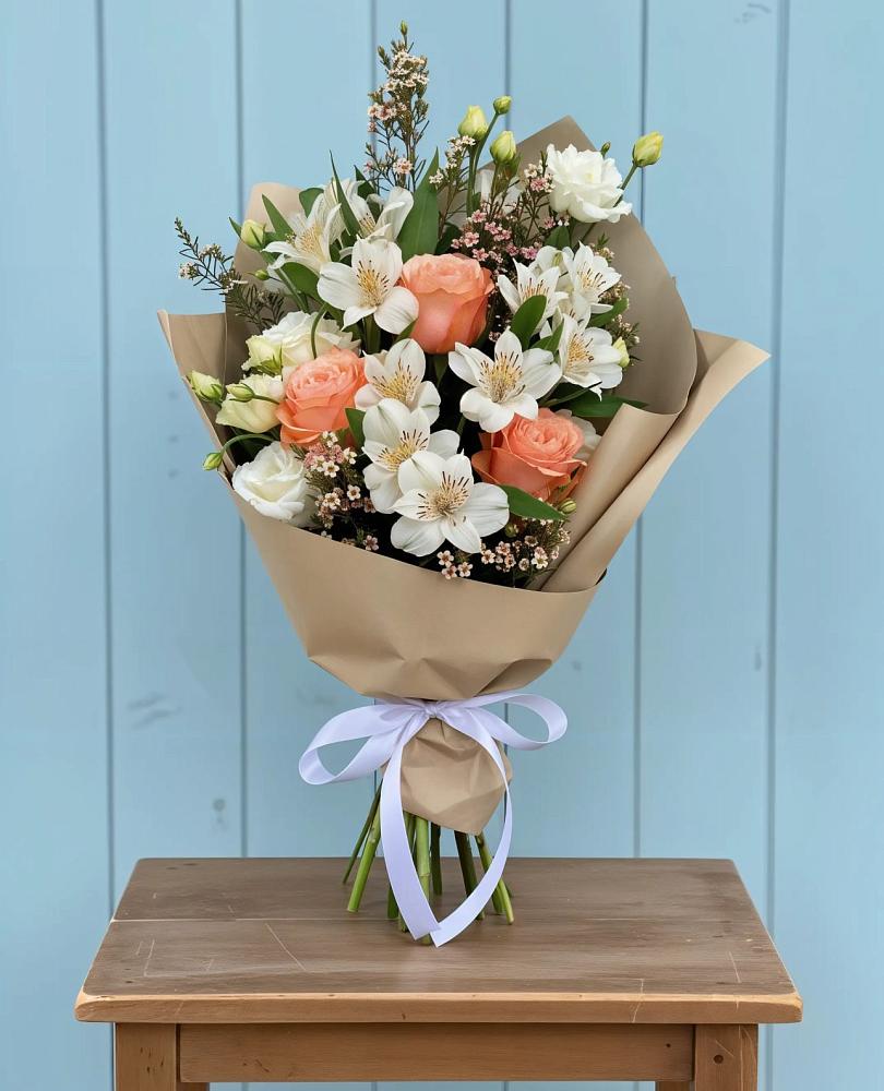 Букет цветов из: Альстромерии, Лизиантусы, Розы и Хризантемы в Черском